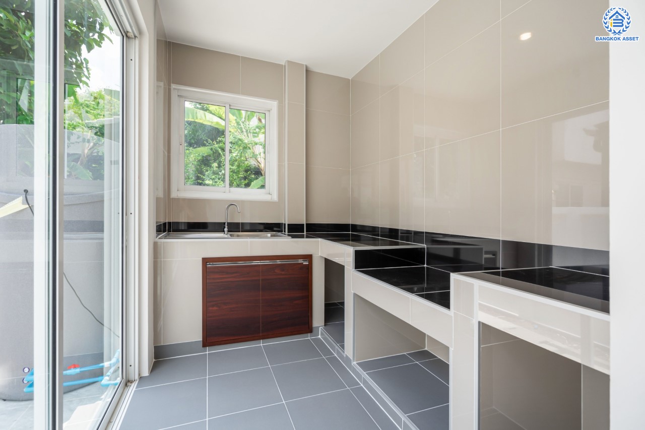 บ้านมือสองตกแต่งใหม่ ม.ชลลดา วัดลาดปลาดุก คุณภาพระดับ L&H บนเนื้อที่ 52.4 ตร.ว. ฟังก์ชัน 3 ห้องนอน 2 ห้องน้ำ 2 ที่จอดรถ บนทำเลศักยภาพ เพียง 15 นาทีถึง เซ็นทรัลเวสท์เกต ใกล้รถไฟฟ้าสายสีม่วง "สถานีคลองบางไผ่"...